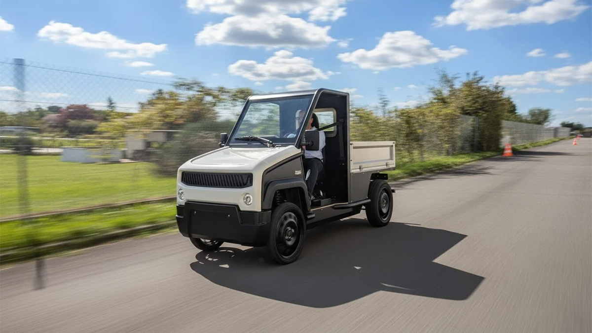 Véhicule utilitaire électrique Midipile en essai sur route